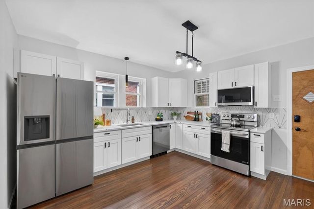 5410 Tholozan Avenue, St Louis, MO 63109