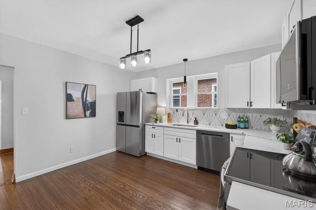 5410 Tholozan Avenue, St Louis, MO 63109