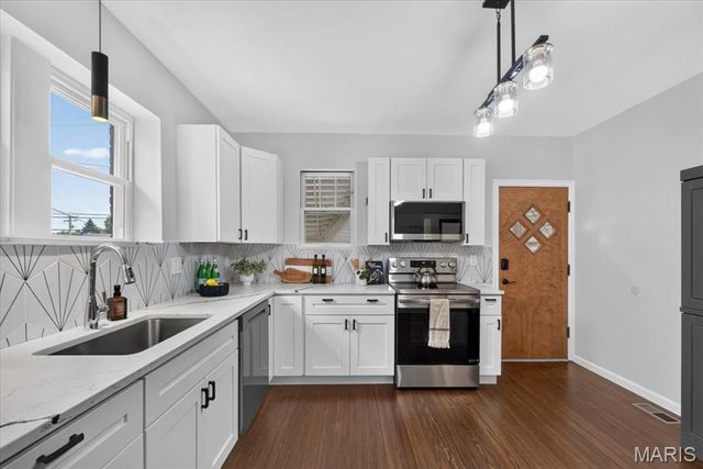 5410 Tholozan Avenue, St Louis, MO 63109