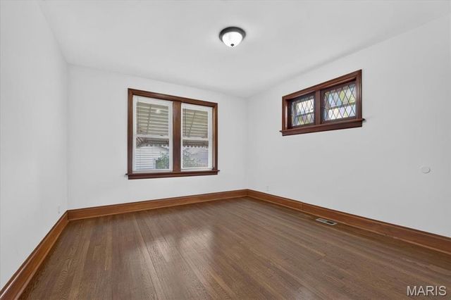 5410 Tholozan Avenue, St Louis, MO 63109