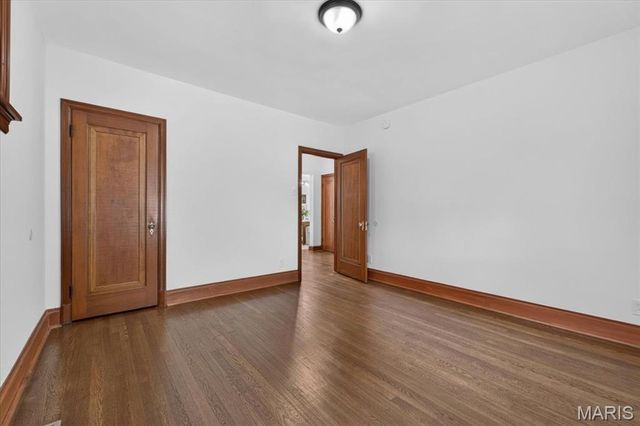 5410 Tholozan Avenue, St Louis, MO 63109