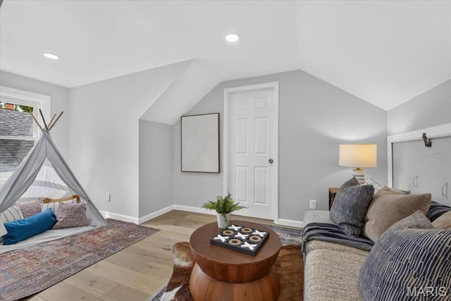5410 Tholozan Avenue, St Louis, MO 63109