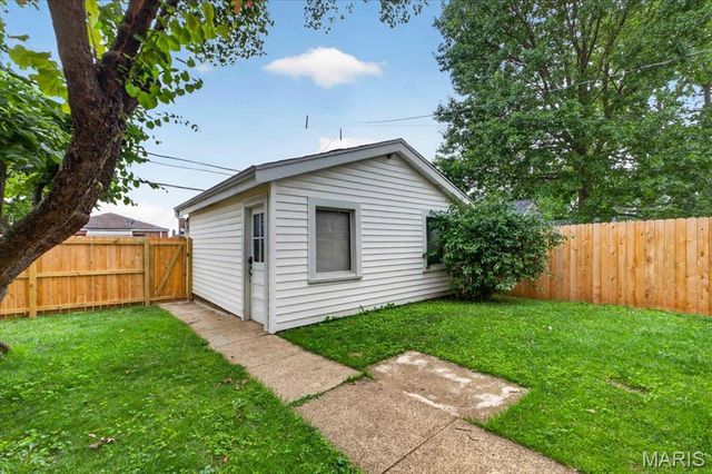 5410 Tholozan Avenue, St Louis, MO 63109