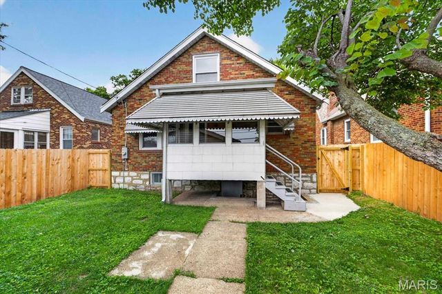 5410 Tholozan Avenue, St Louis, MO 63109
