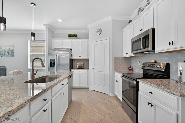 2130 Hamlin ST, Naples, FL 34120