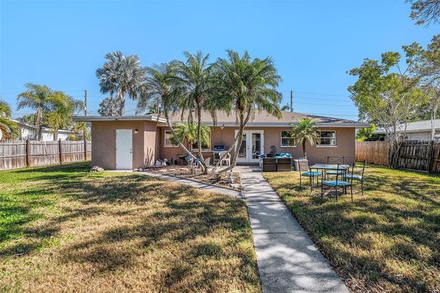 705 BAYSHORE DRIVE, Tarpon Springs, FL 34689
