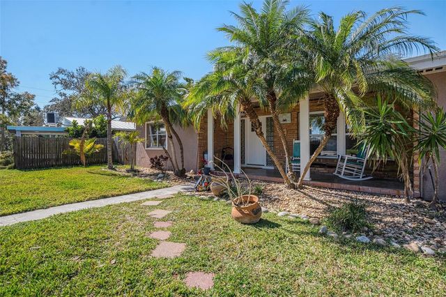 705 BAYSHORE DRIVE, Tarpon Springs, FL 34689