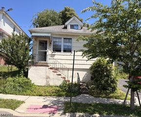 33 Butler St, Clifton City, NJ 07011