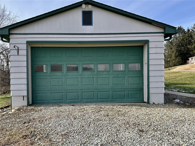 31 Beecher Ct, Allegheny Twp, PA 15656