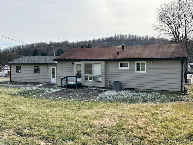 31 Beecher Ct, Allegheny Twp, PA 15656