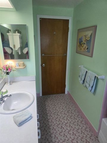 120 E Houstonia Avenue, Royal Oak, MI 48073