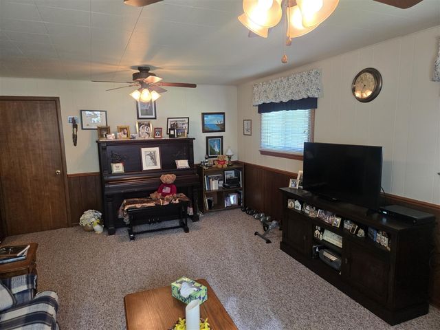 120 E Houstonia Avenue, Royal Oak, MI 48073