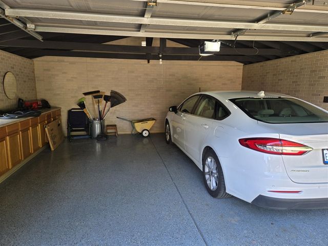 120 E Houstonia Avenue, Royal Oak, MI 48073