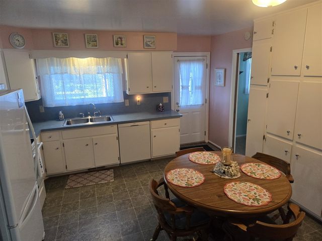 120 E Houstonia Avenue, Royal Oak, MI 48073