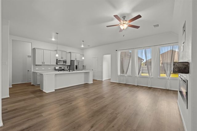 4901 Finns Landing Street, League City, TX 77573