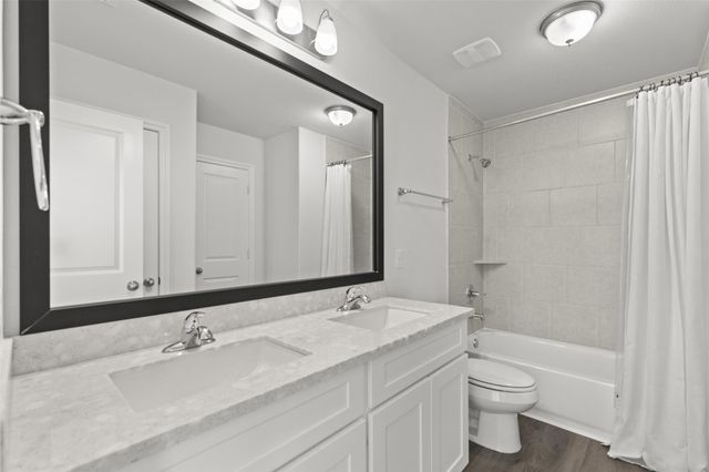 4901 Finns Landing Street, League City, TX 77573