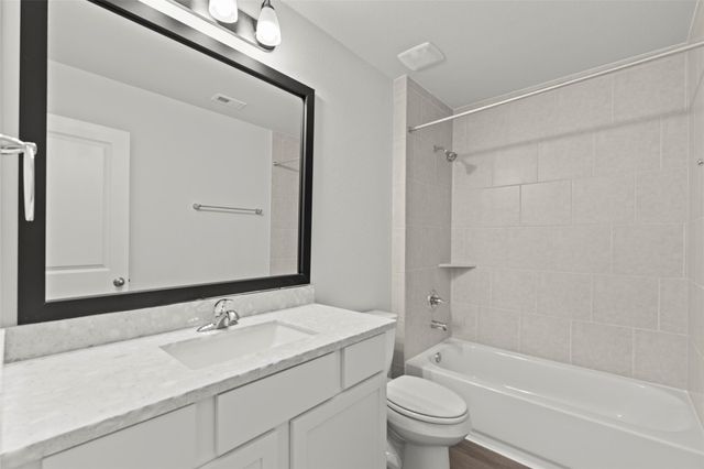 4901 Finns Landing Street, League City, TX 77573