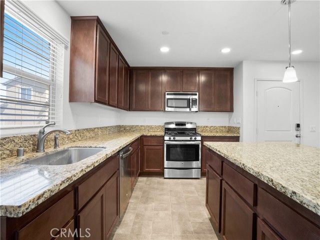 1377 Sunset B, Beaumont, CA 92223