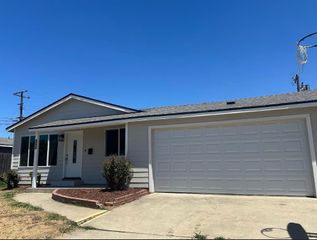 5853 67th St, Sacramento, CA 95824