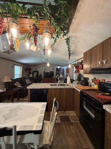 1281 NE Lawrence Smith Road, Hayesville, NC 28904