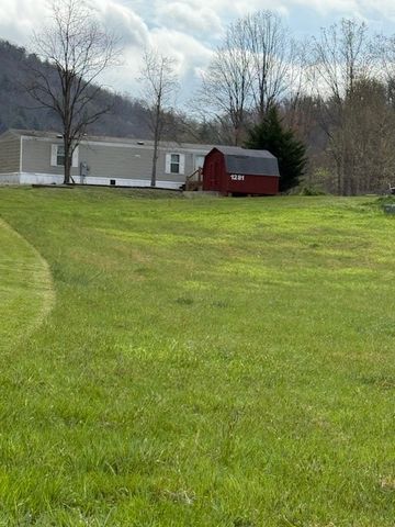 1281 NE Lawrence Smith Road, Hayesville, NC 28904