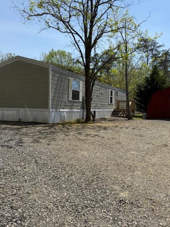 1281 NE Lawrence Smith Road, Hayesville, NC 28904