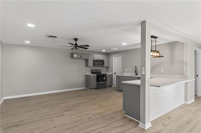 28200 NE 160th Street, Excelsior Springs, MO 64024