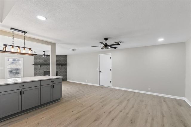 28200 NE 160th Street, Excelsior Springs, MO 64024