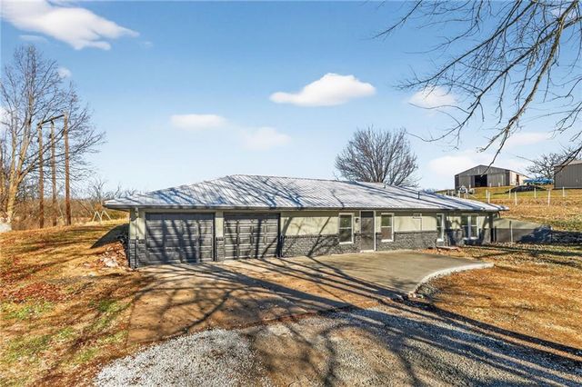 28200 NE 160th Street, Excelsior Springs, MO 64024