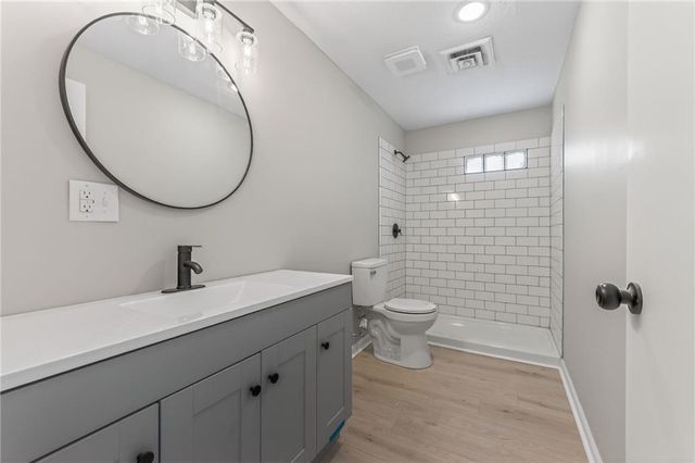 28200 NE 160th Street, Excelsior Springs, MO 64024