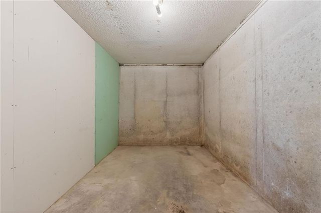 28200 NE 160th Street, Excelsior Springs, MO 64024