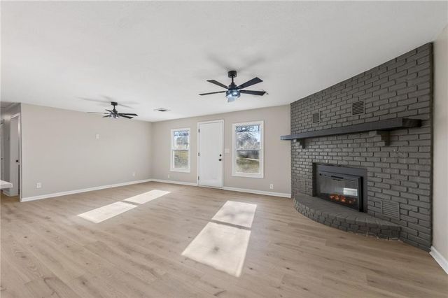 28200 NE 160th Street, Excelsior Springs, MO 64024