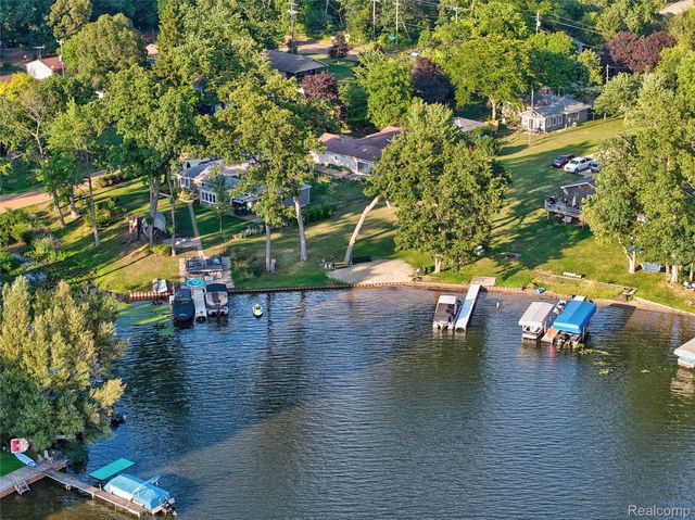 6220 Wertz, Springfield Charter Township, MI 48350