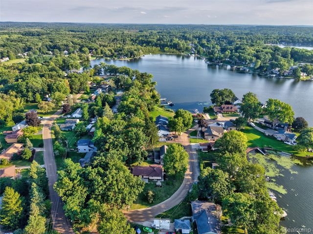 6220 Wertz, Springfield Charter Township, MI 48350
