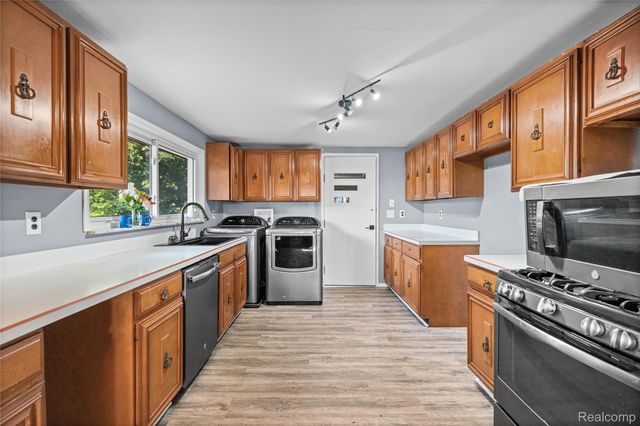 6220 Wertz, Springfield Charter Township, MI 48350