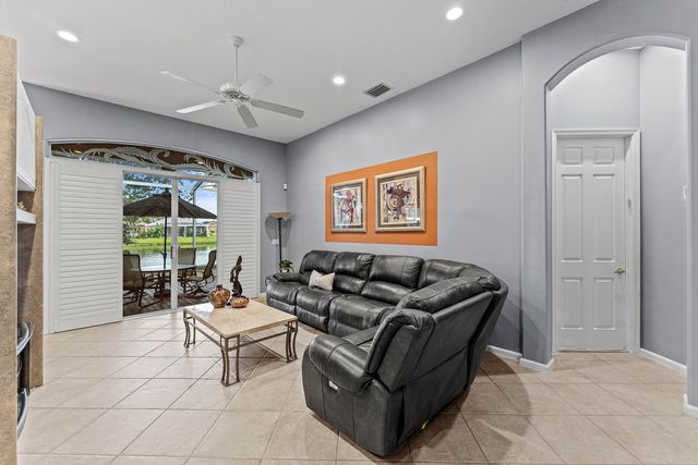 7188 Demedici Circle, Delray Beach, FL 33446