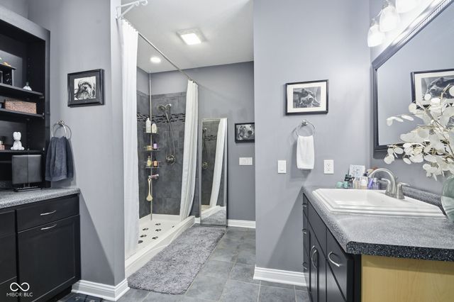 4736 W Harvest Way, New Palestine, IN 46163