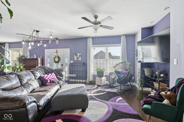 4736 W Harvest Way, New Palestine, IN 46163