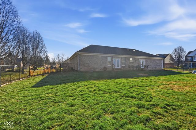 4736 W Harvest Way, New Palestine, IN 46163