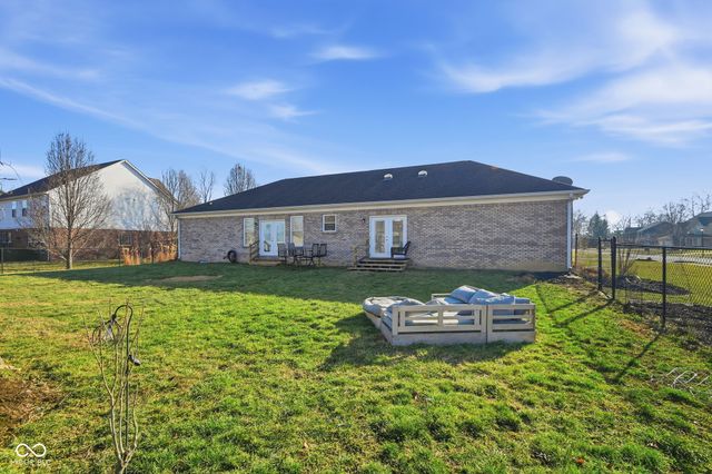 4736 W Harvest Way, New Palestine, IN 46163