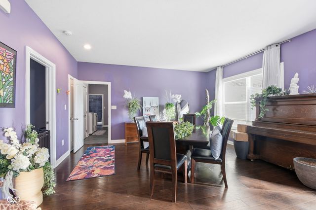 4736 W Harvest Way, New Palestine, IN 46163