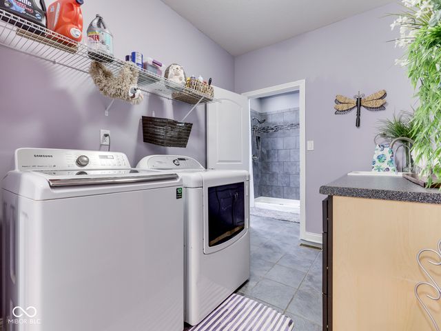 4736 W Harvest Way, New Palestine, IN 46163