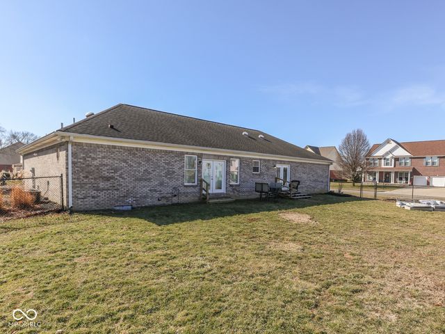4736 W Harvest Way, New Palestine, IN 46163