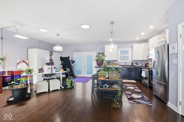 4736 W Harvest Way, New Palestine, IN 46163