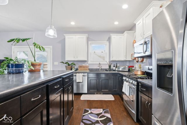 4736 W Harvest Way, New Palestine, IN 46163