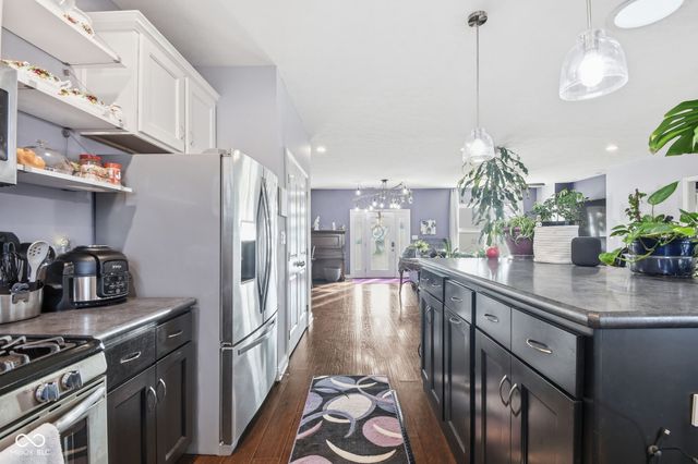 4736 W Harvest Way, New Palestine, IN 46163