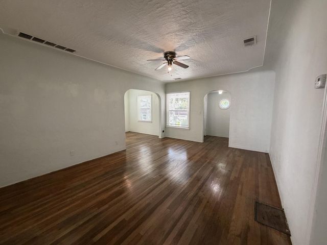 713 W 4th Street, Madera, CA 93637