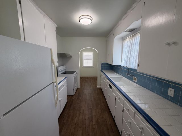 713 W 4th Street, Madera, CA 93637
