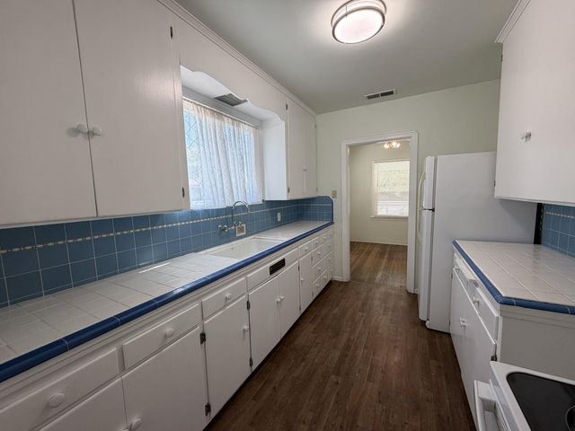 713 W 4th Street, Madera, CA 93637