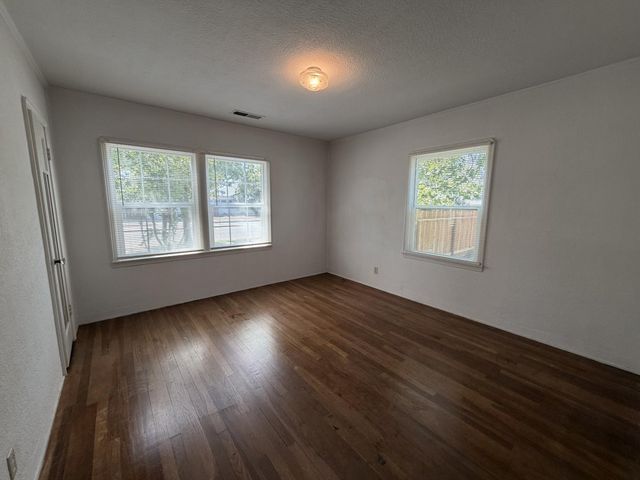 713 W 4th Street, Madera, CA 93637